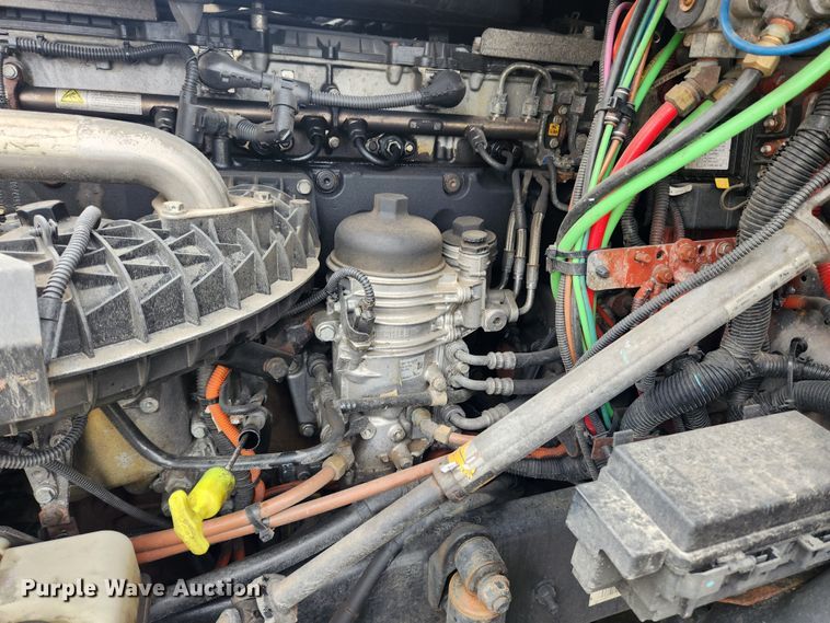 image for item JB9567 2015 Freightliner Cascadia 125  semi truck