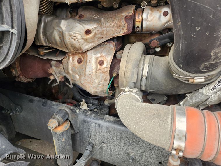 image for item JB9567 2015 Freightliner Cascadia 125  semi truck