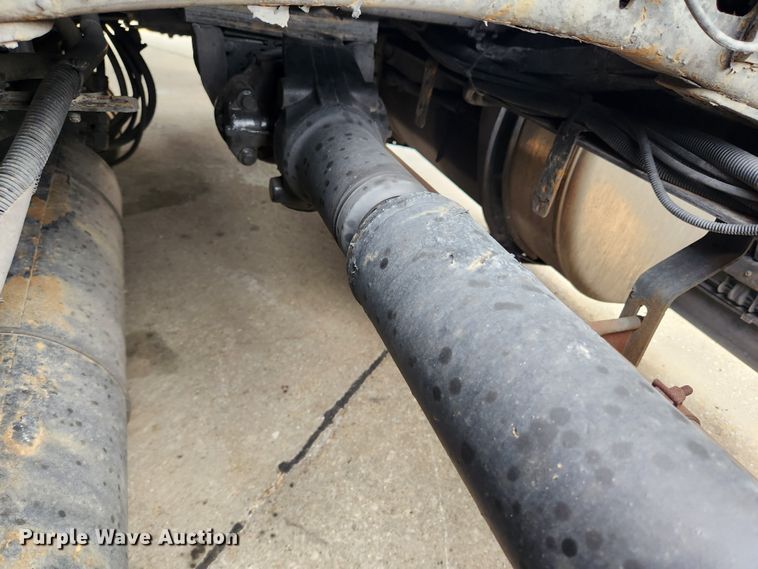 image for item JB9567 2015 Freightliner Cascadia 125  semi truck