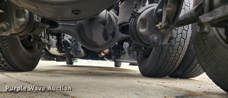 image for item JB9567 2015 Freightliner Cascadia 125  semi truck