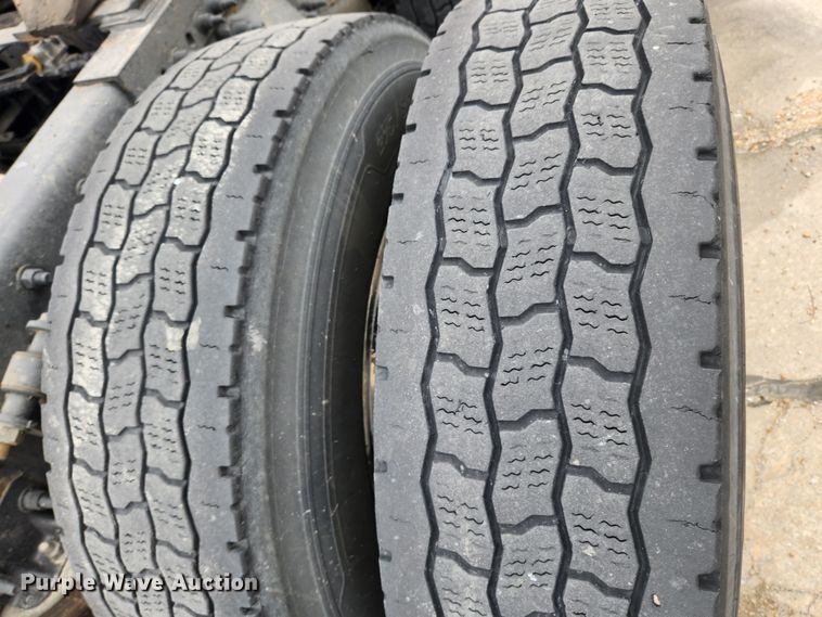 image for item JB9567 2015 Freightliner Cascadia 125  semi truck