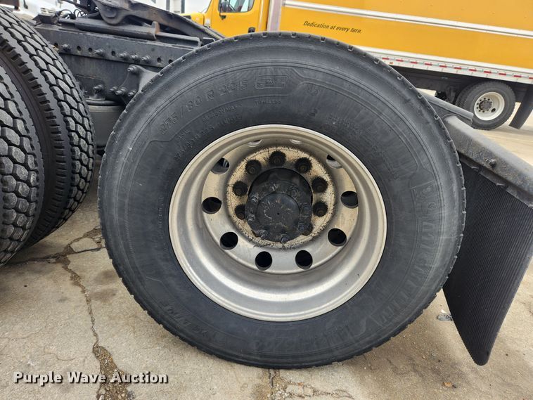 image for item JB9567 2015 Freightliner Cascadia 125  semi truck