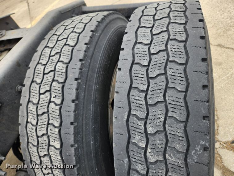 image for item JB9567 2015 Freightliner Cascadia 125  semi truck