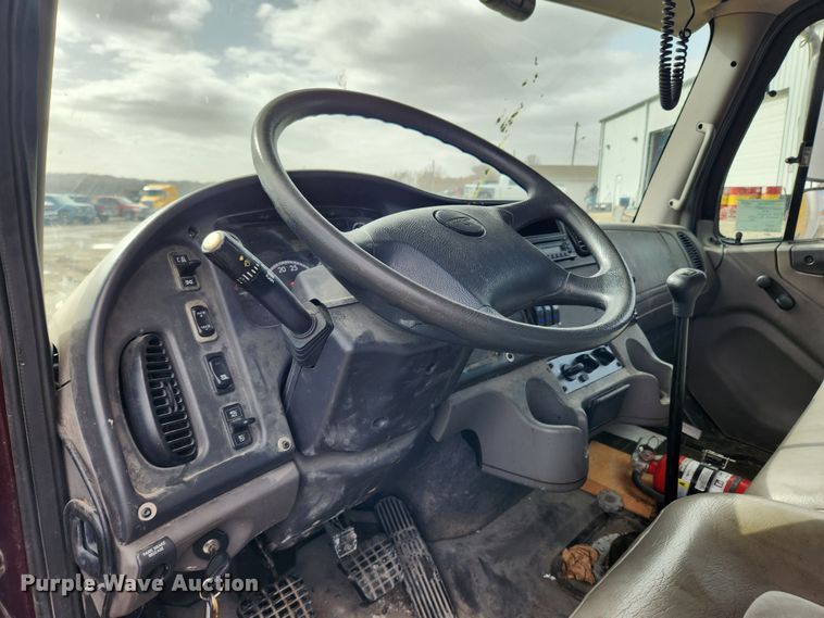 image for item JB9603 2008 Freightliner Business Class M2  box truck