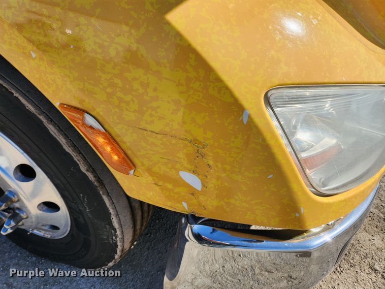 image for item JB9610 2016 Peterbilt 579 semi truck