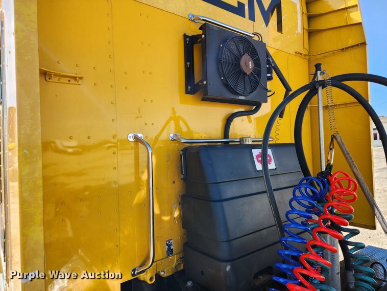 image for item JB9610 2016 Peterbilt 579 semi truck