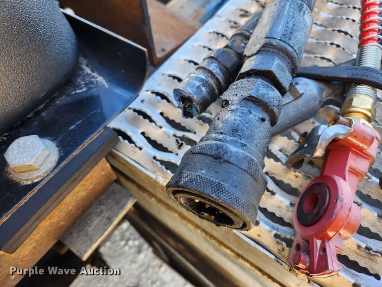 image for item JB9610 2016 Peterbilt 579 semi truck