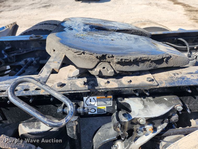 image for item JB9610 2016 Peterbilt 579 semi truck