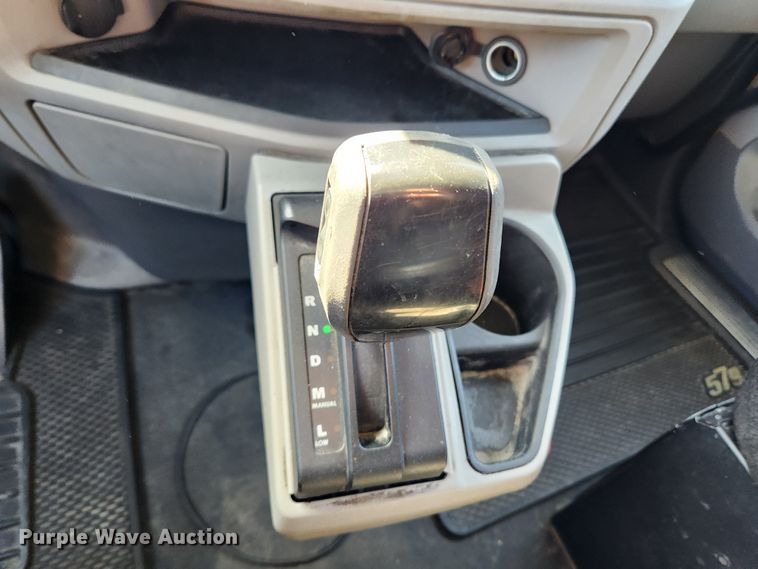 image for item JB9610 2016 Peterbilt 579 semi truck