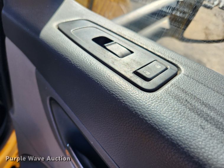 image for item JB9610 2016 Peterbilt 579 semi truck