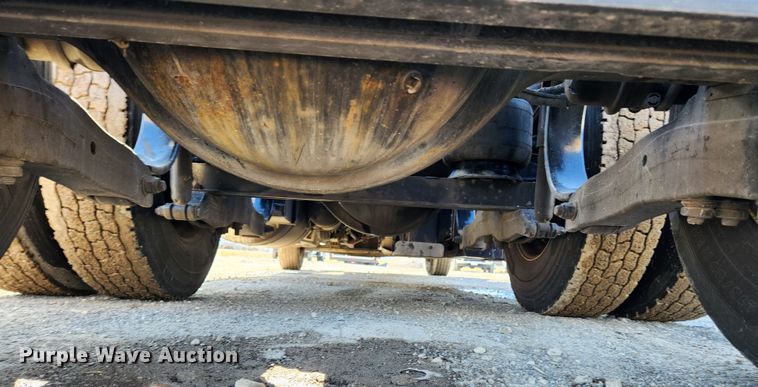 image for item JB9610 2016 Peterbilt 579 semi truck