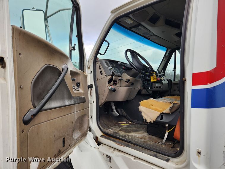 image for item JB9621 2008 Sterling A9500  semi truck