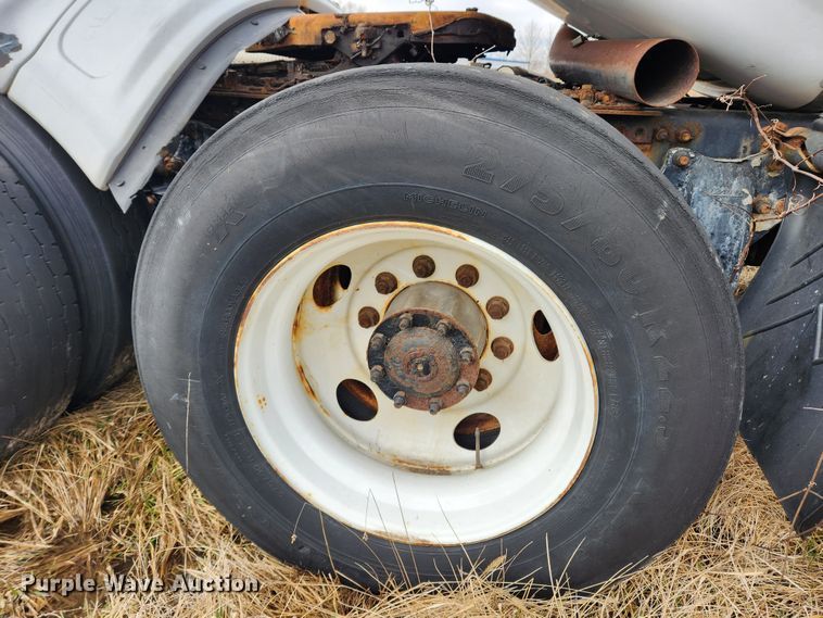 image for item JB9621 2008 Sterling A9500  semi truck