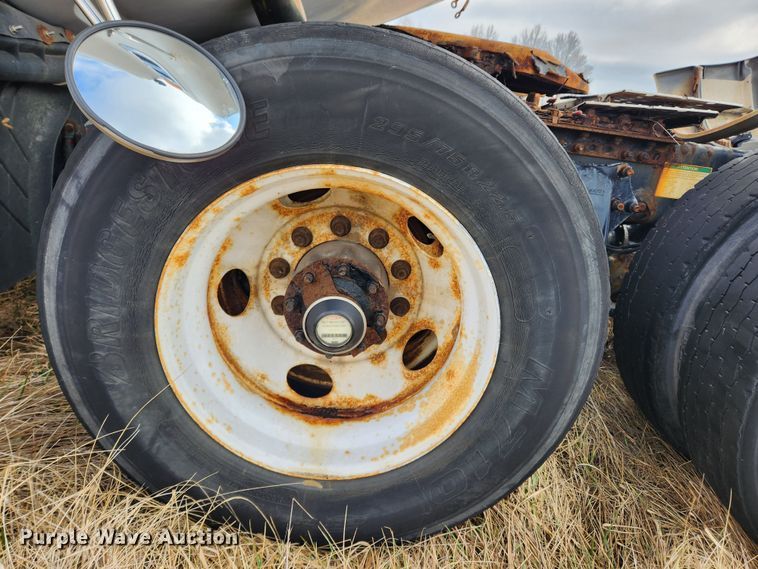 image for item JB9621 2008 Sterling A9500  semi truck