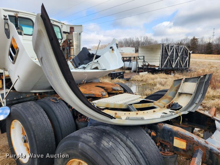 image for item JB9621 2008 Sterling A9500  semi truck