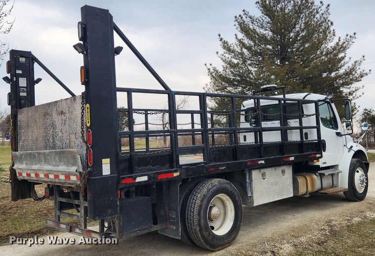 image for item JB9622 2005 Freightliner Business Class M2  flatbed truck