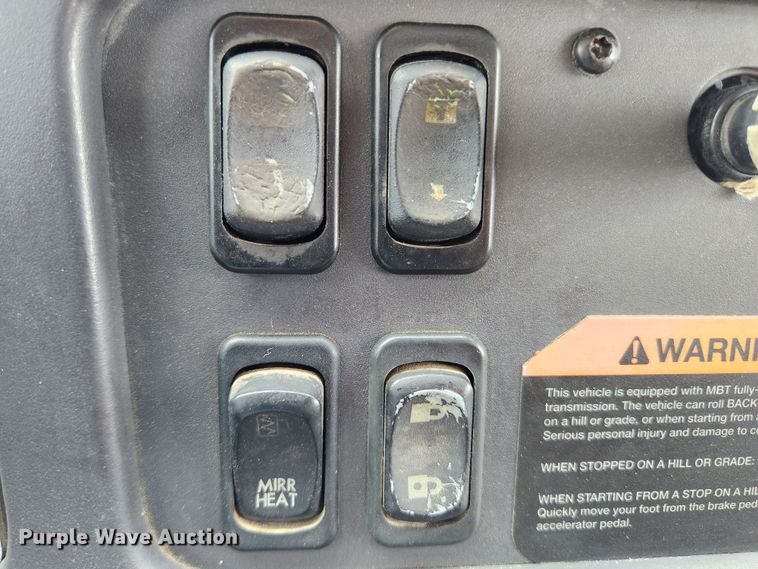 image for item JB9622 2005 Freightliner Business Class M2  flatbed truck