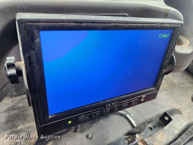 image for item JB9622 2005 Freightliner Business Class M2  flatbed truck