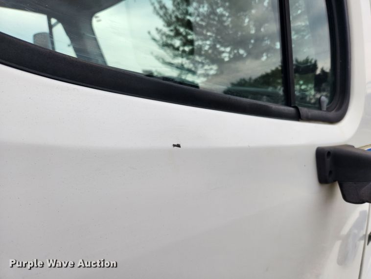 image for item JB9622 2005 Freightliner Business Class M2  flatbed truck