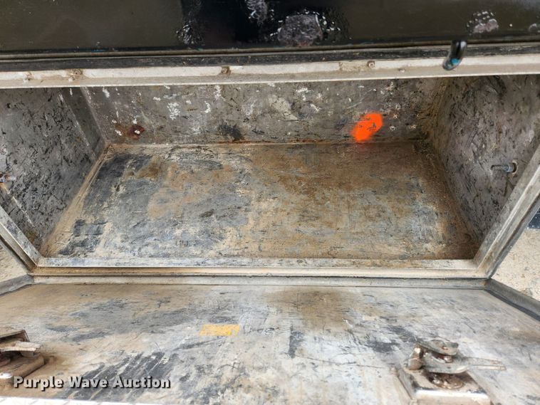 image for item JB9622 2005 Freightliner Business Class M2  flatbed truck