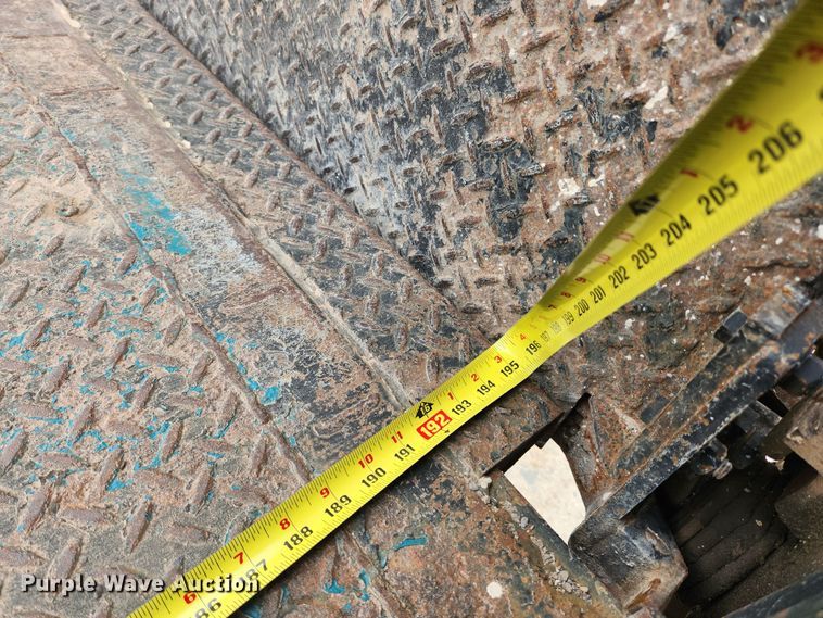 image for item JB9622 2005 Freightliner Business Class M2  flatbed truck