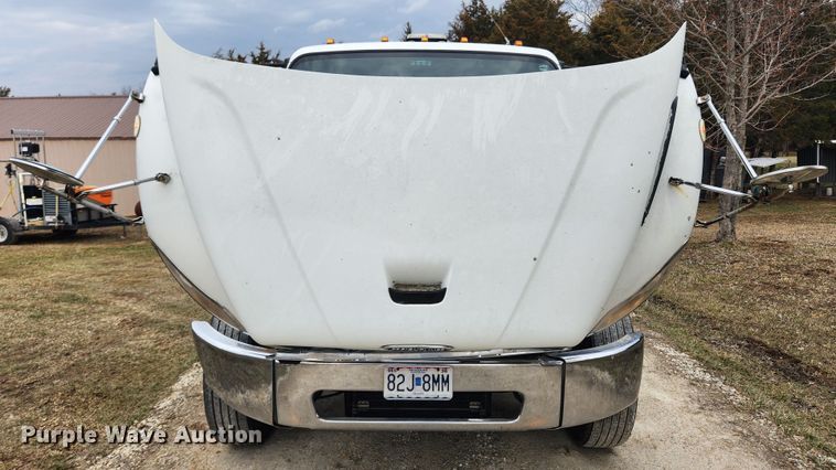 image for item JB9622 2005 Freightliner Business Class M2  flatbed truck