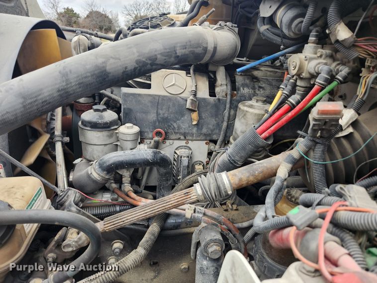 image for item JB9622 2005 Freightliner Business Class M2  flatbed truck