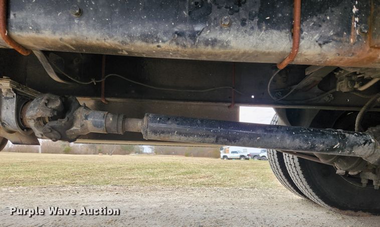 image for item JB9622 2005 Freightliner Business Class M2  flatbed truck