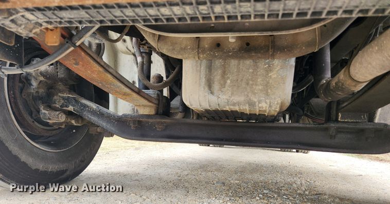 image for item JB9622 2005 Freightliner Business Class M2  flatbed truck