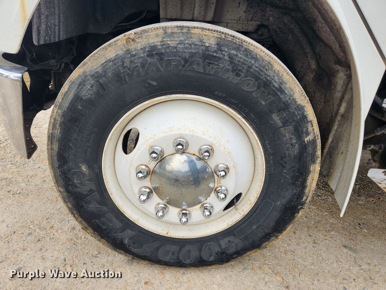 image for item JB9622 2005 Freightliner Business Class M2  flatbed truck