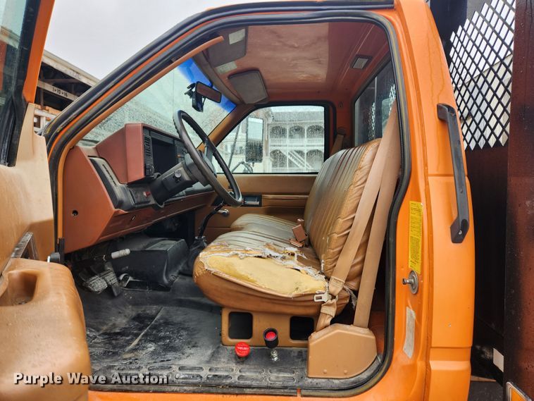 image for item JB9629 1993 Chevrolet Kodiak C5500  dump flatbed truck