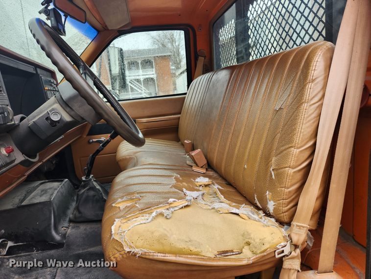 image for item JB9629 1993 Chevrolet Kodiak C5500  dump flatbed truck