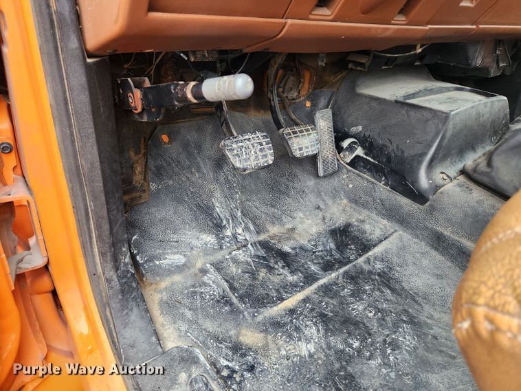 image for item JB9629 1993 Chevrolet Kodiak C5500  dump flatbed truck