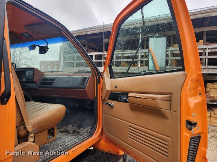 image for item JB9629 1993 Chevrolet Kodiak C5500  dump flatbed truck