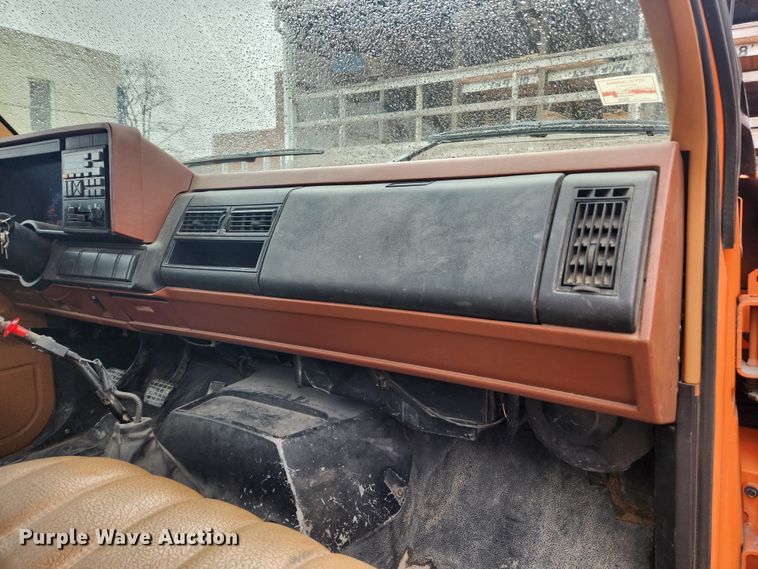 image for item JB9629 1993 Chevrolet Kodiak C5500  dump flatbed truck