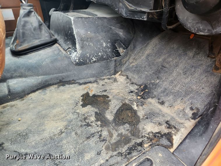 image for item JB9629 1993 Chevrolet Kodiak C5500  dump flatbed truck