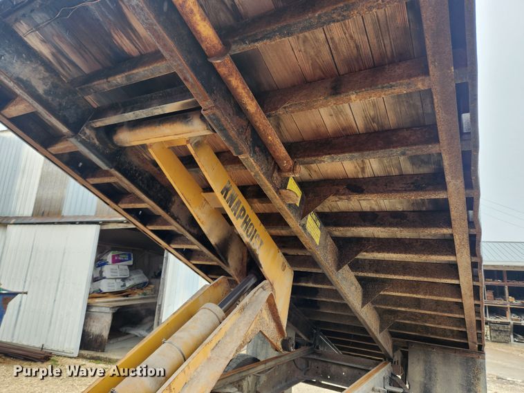 image for item JB9629 1993 Chevrolet Kodiak C5500  dump flatbed truck