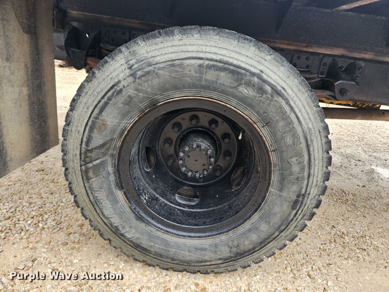 image for item JB9629 1993 Chevrolet Kodiak C5500  dump flatbed truck