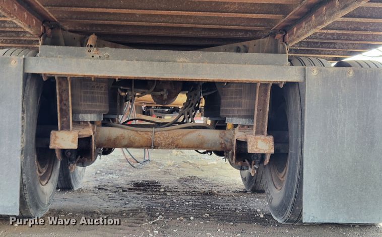 image for item JB9634 2004 Utility VS2DC  dry van trailer