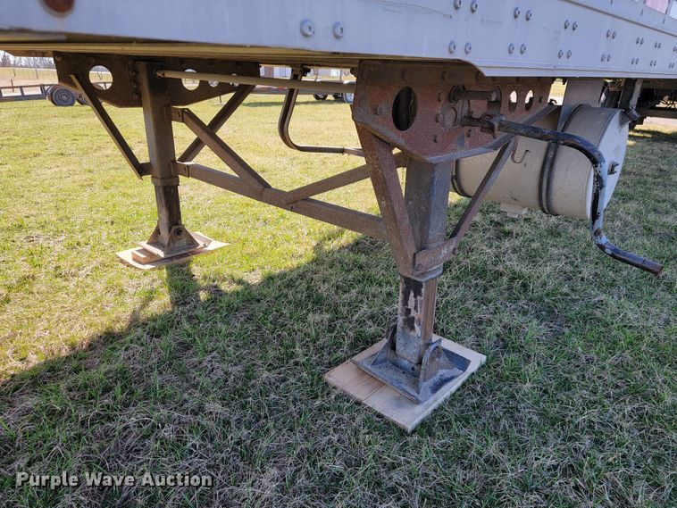 image for item JL9330 2006 Wabash  refrigerated van trailer