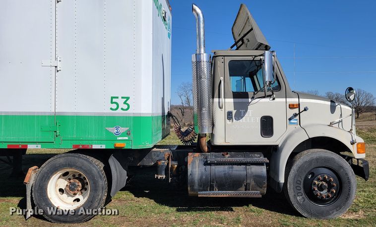 image for item JL9335 2003 International 8100  semi truck