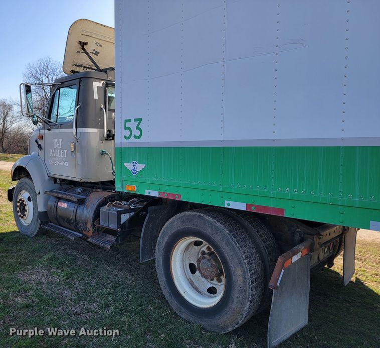 image for item JL9335 2003 International 8100  semi truck