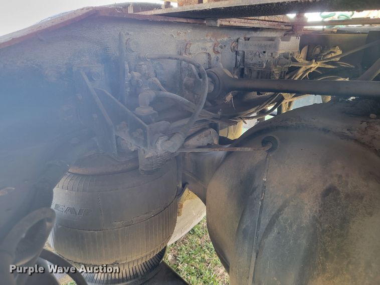 image for item JL9335 2003 International 8100  semi truck