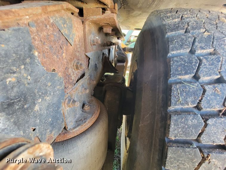 image for item JL9335 2003 International 8100  semi truck