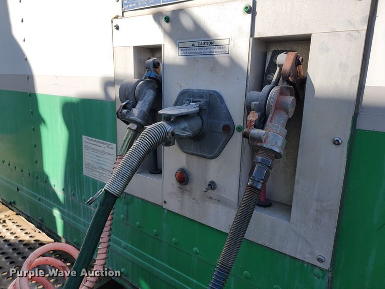 image for item JL9335 2003 International 8100  semi truck