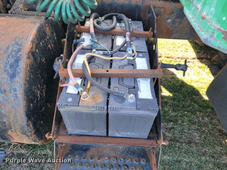 image for item JL9335 2003 International 8100  semi truck