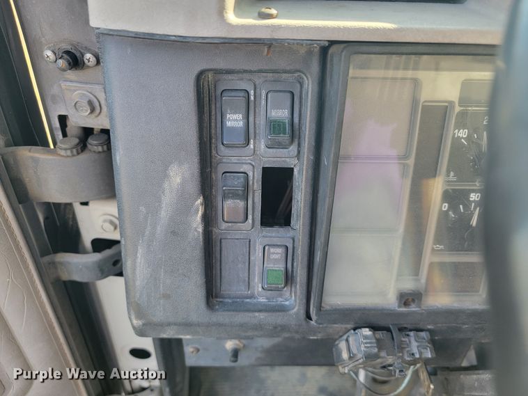 image for item JL9335 2003 International 8100  semi truck