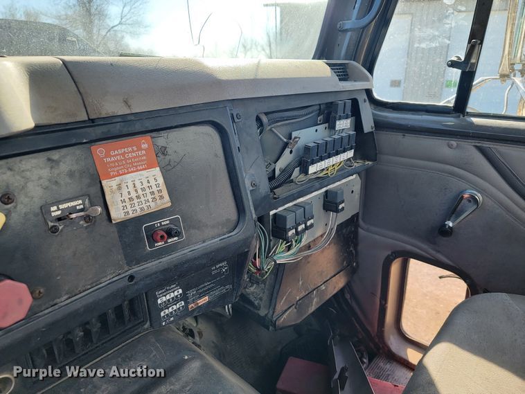 image for item JL9335 2003 International 8100  semi truck