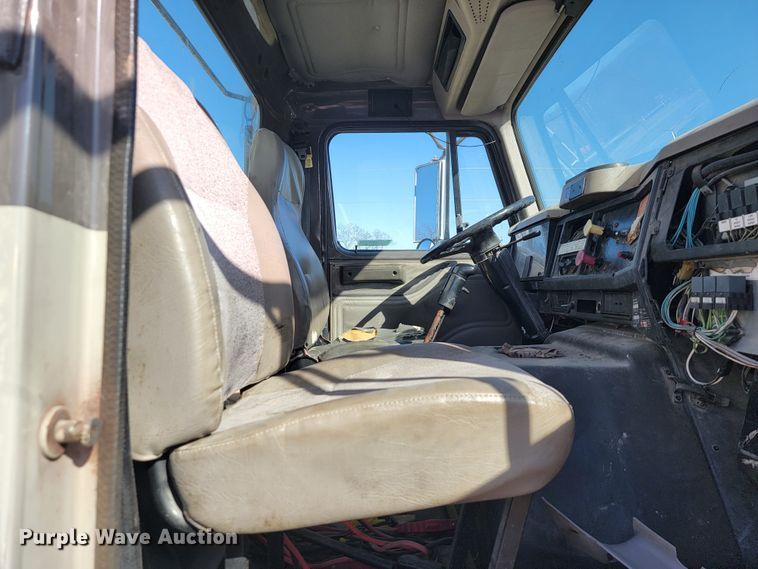 image for item JL9335 2003 International 8100  semi truck