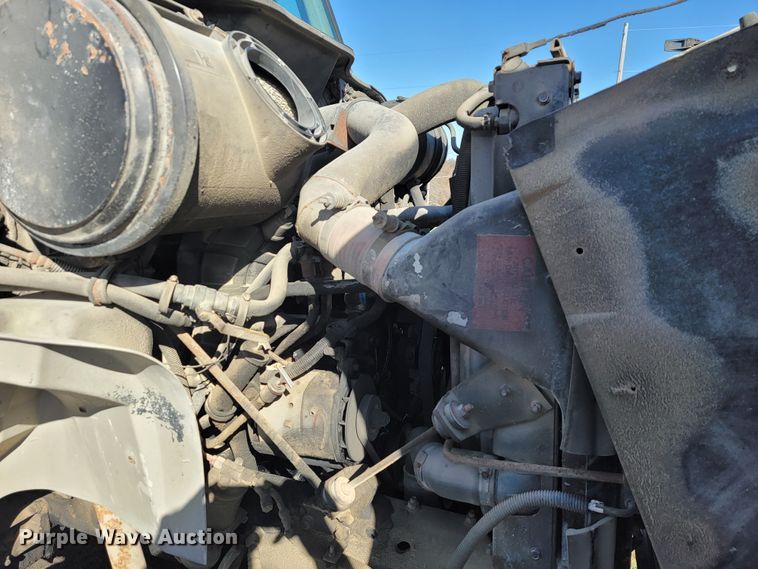 image for item JL9335 2003 International 8100  semi truck